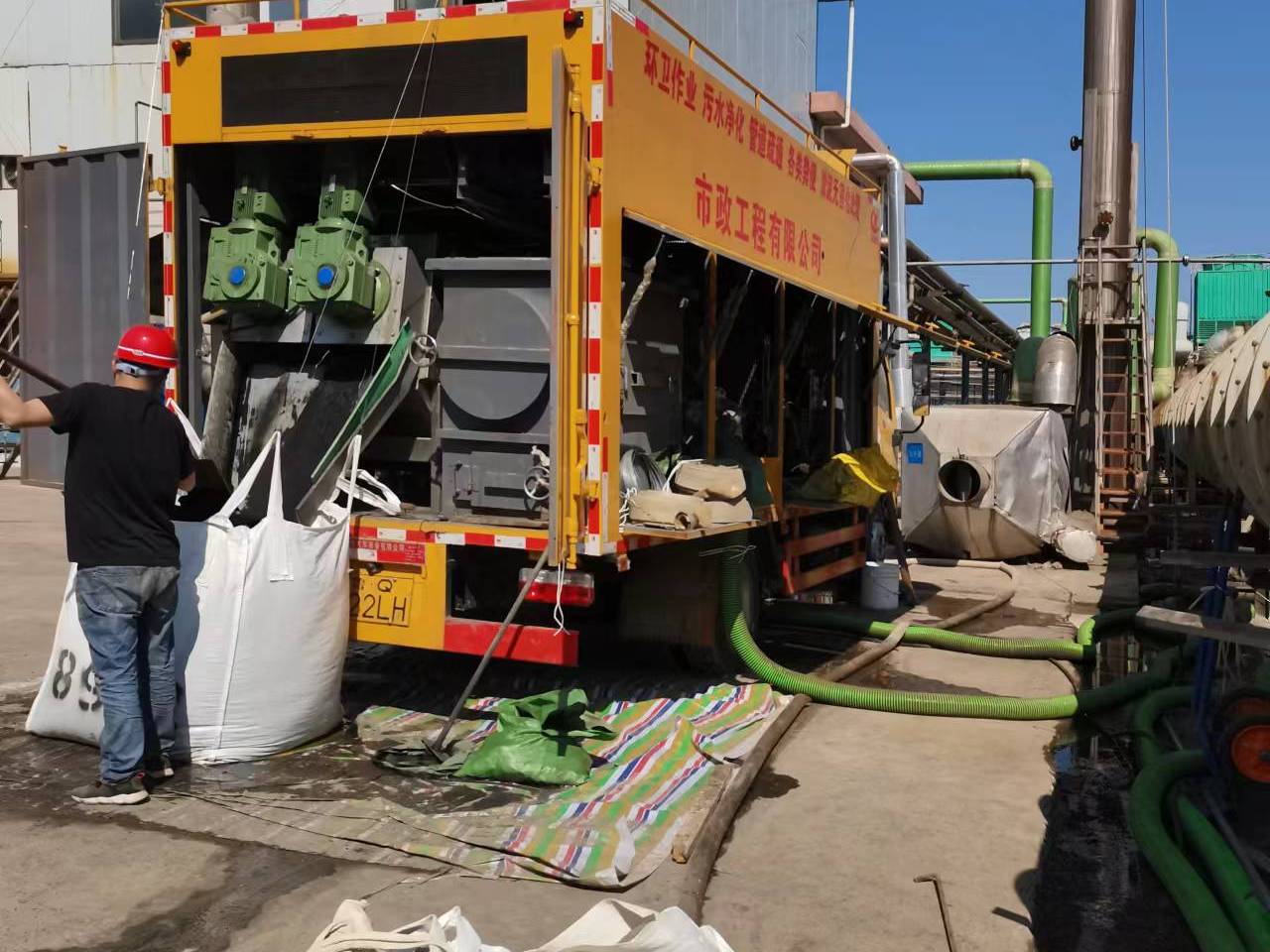 独山淤泥压干处理